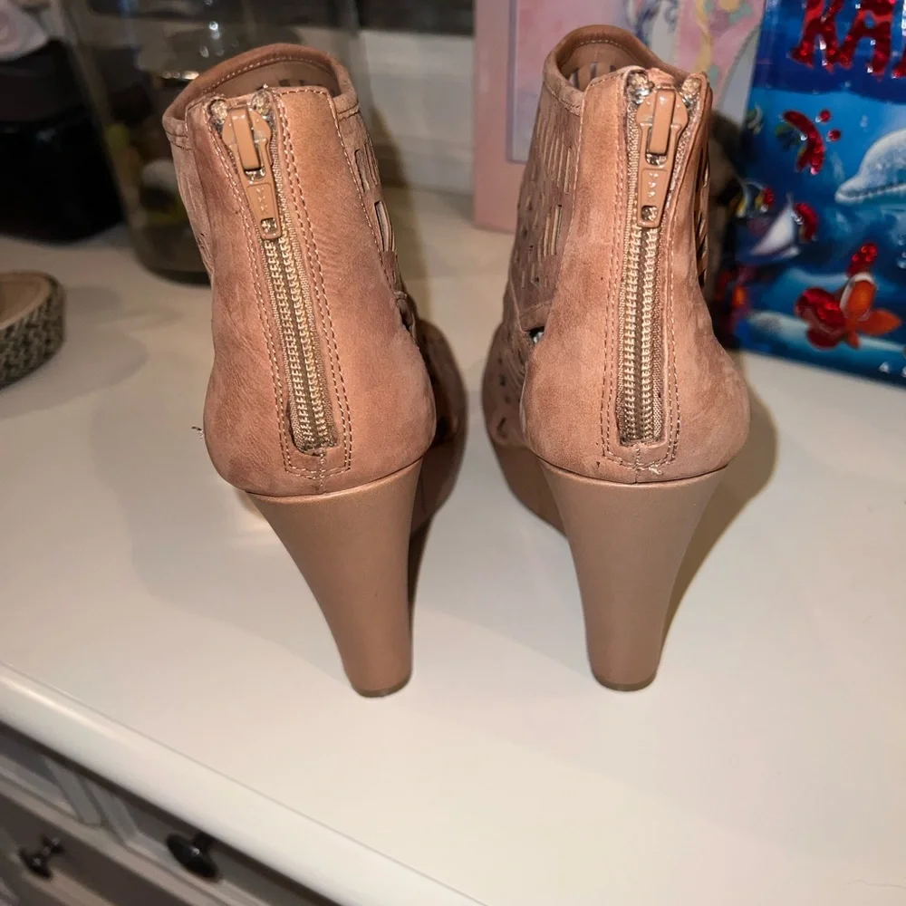 Gianni Bini Brown high heel wedges - Picture 4 of 6